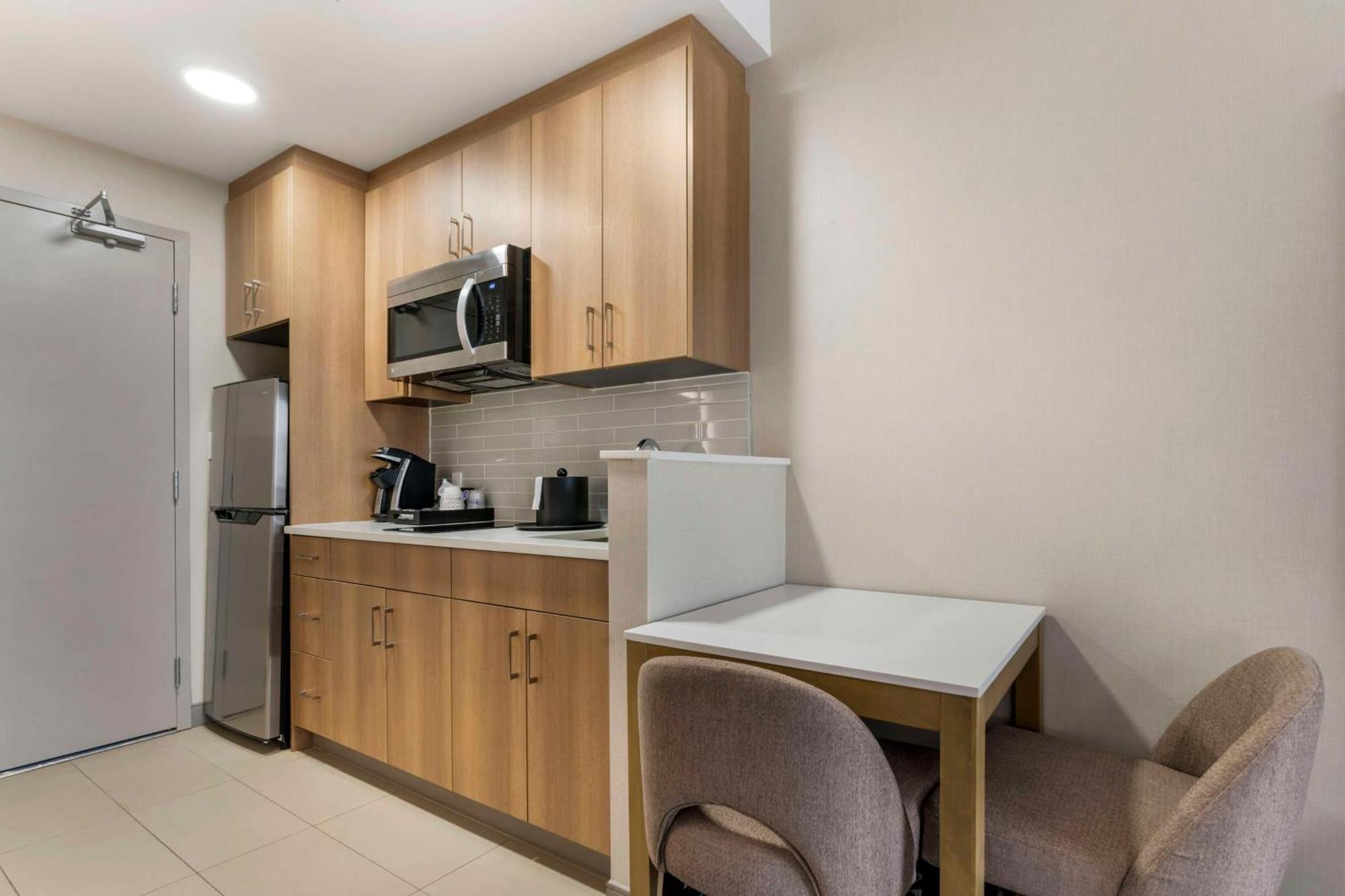Best Western Premier Route 97 Вернон Екстер'єр фото